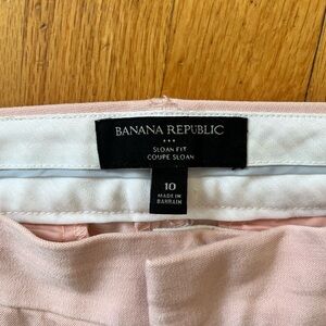 Banana Republic Sloan Fit pale pink cropped pant, size 10